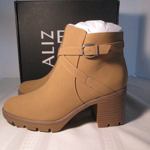 Naturalizer Madalynn Buckle Water Repellent Ankle Boot Sz 9.5 M NWT - Picture 5 of 12